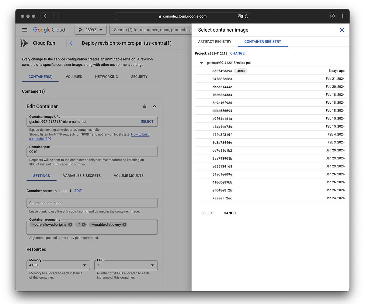 Capture d'écran montrant une liste de noms de fichiers image mis à jour et la configuration du conteneur avec des champs pour l'URL de l'image, le port du conteneur, les arguments, l'allocation de mémoire et le nombre de processeurs alloués à chaque instance du conteneur.