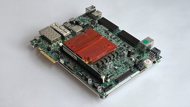 Kit d'évaluation VCK190 de la série Versal AI Core.